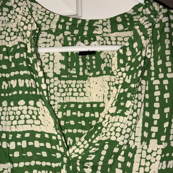 Velvet By Graham $ Spencer Green and Cream Abstract Blouse Sz XS Preowned - Picture 6 of 14